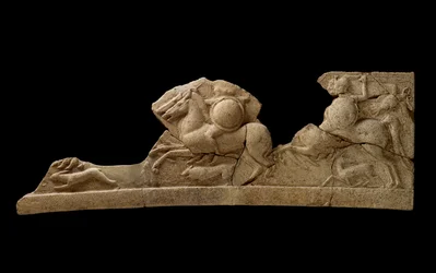 Frise représentant des paires de cavaliers, un lièvre, un chien et un cerf, seconde moitié du 6e siècle av. J.-C.